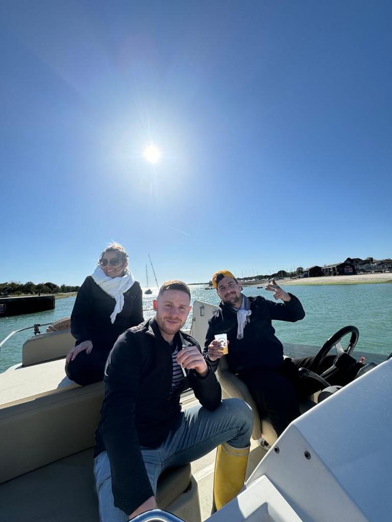 ホテル Bateau Nuit Insolite ラ・ロシェル エクステリア 写真