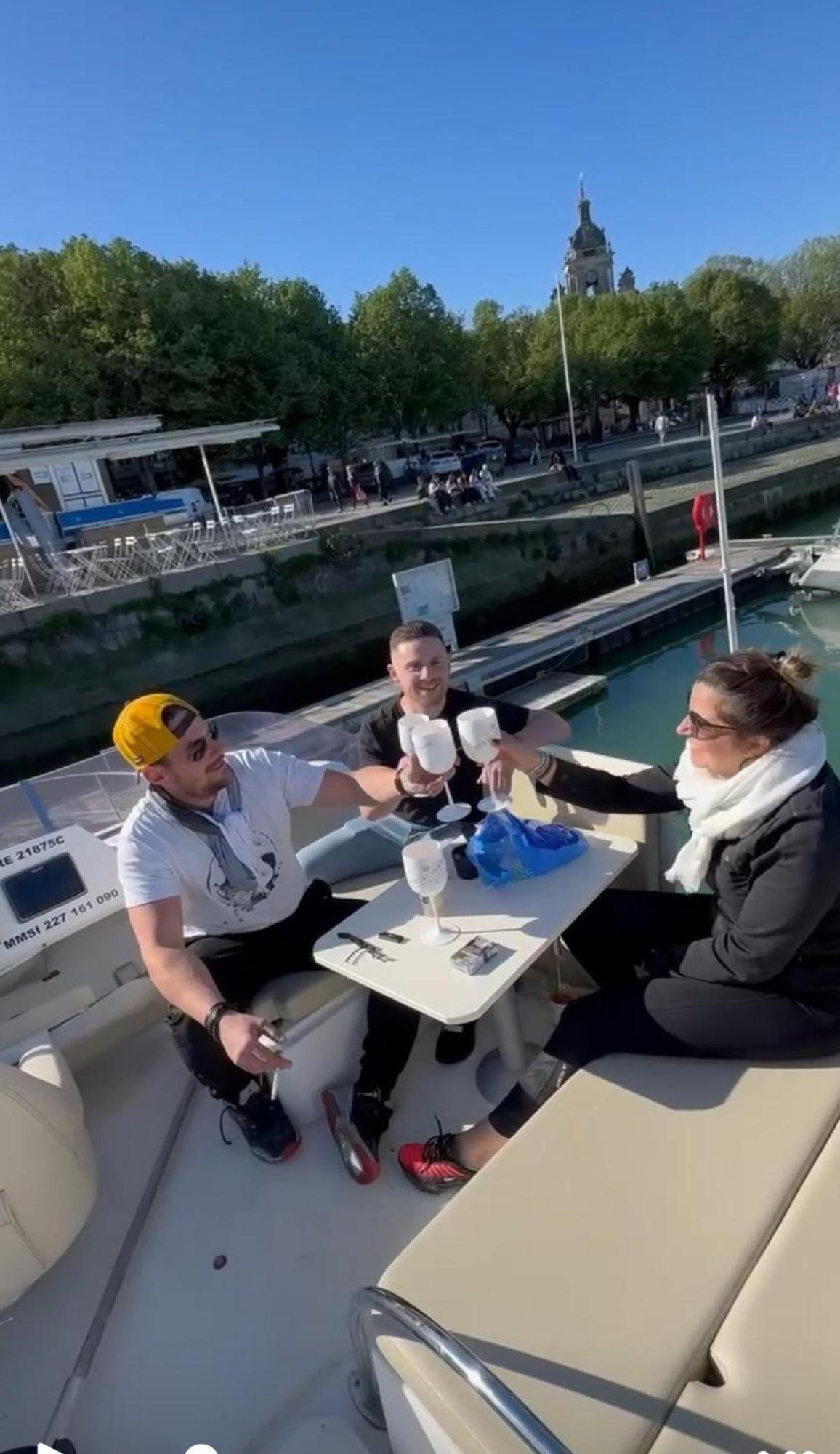 ホテル Bateau Nuit Insolite ラ・ロシェル エクステリア 写真